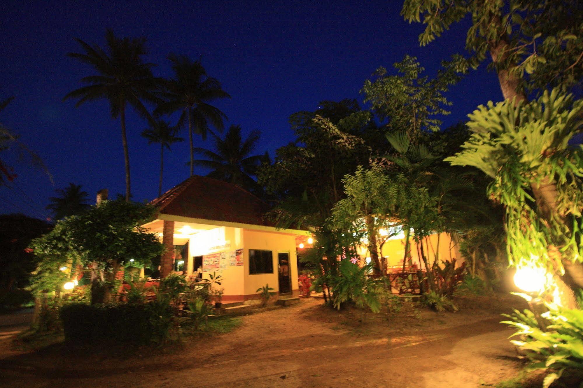 奥南湖滨别墅酒店 Ao Nang 外观 照片